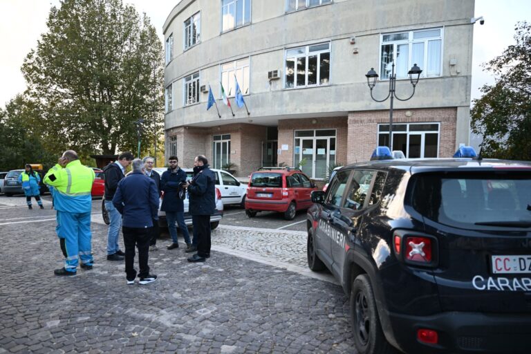 VIDEO/ “Ho già vissuto il sisma dell’80, siamo collaudati”. A Grottolella pronta una task-force per le verifiche