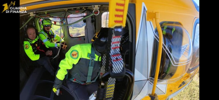 GdF Avellino e Roan Napoli: esercitazione congiunta tra la Sezione Aerea di Napoli e la Stazione S.A.G.F. di Sant’Angelo dei Lombardi