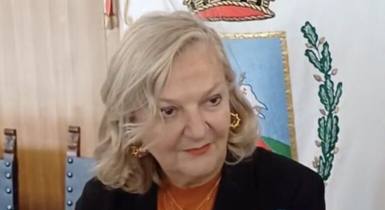 Epatite A, scatta il divieto anche ad Avellino: stop ai frutti di mare crudi