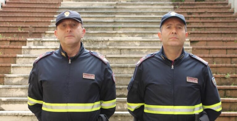 Tragedia sfiorata sull’A16, donna salvata da due agenti della Polstrada di Avellino
