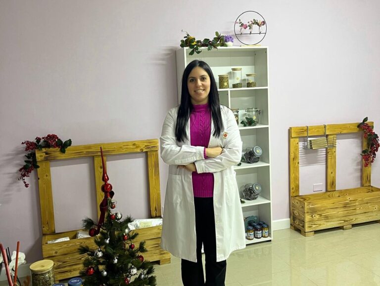 Natale senza sensi di colpa: i consigli della biologa nutrizionista Gelsomina Melchionne per restare in forma durante le feste