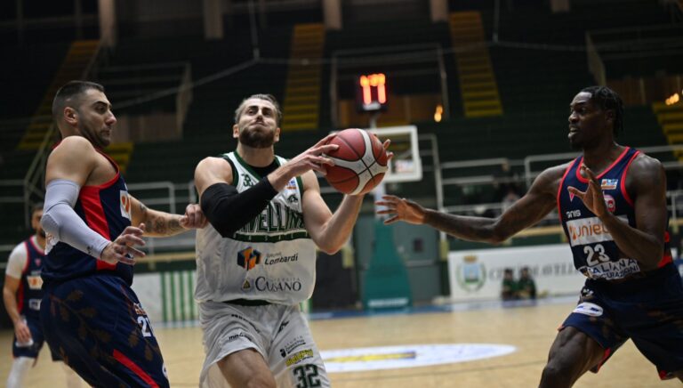 Unicusano Avellino Basket, torna la vittoria: battuta Forlì 90-79