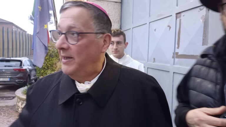 Messa di Natale a Bellizzi, l’abate Guariglia: c’è possibilità di rinascere per tutti