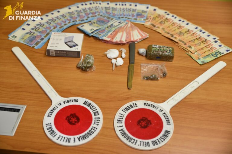 GdiF Avellino, sequestrati stupefacenti e denaro contante: arrestato venticinquenne