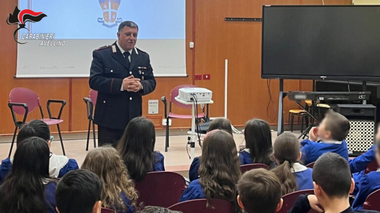 Torella dei Lombardi:  i Carabinieri incontrano gli studenti dell’Istituto Comprensivo “Criscuoli”