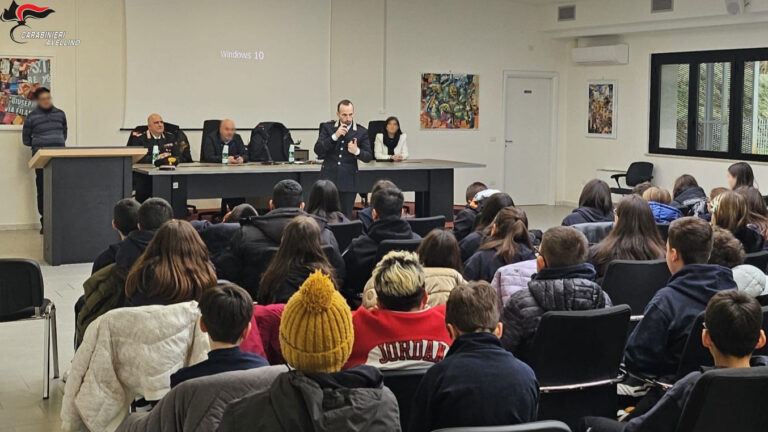 Carabinieri incontrano gli studenti dell’Istituto Comprensivo Statale Giovanni XXIII