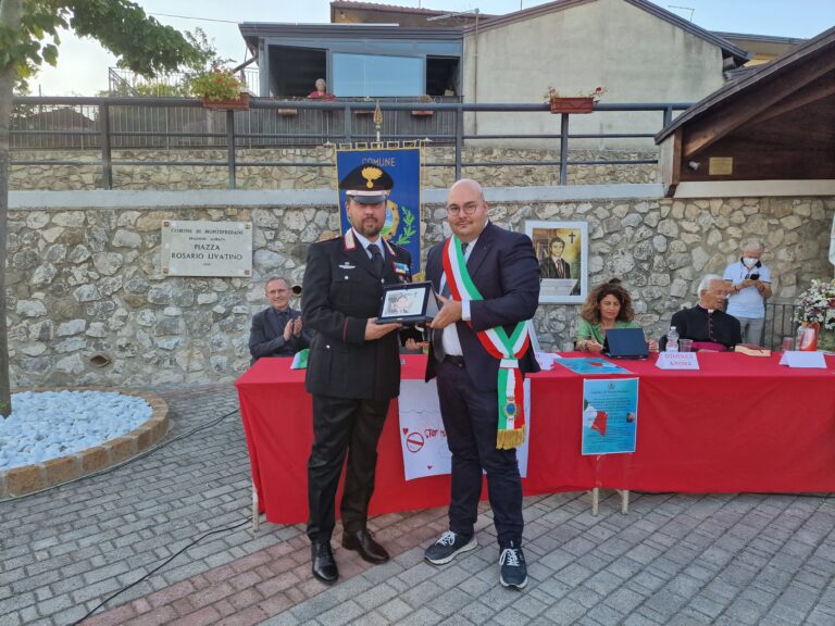 Montefredane conferisce la Benemerenza Civica al Luogotenente dei Carabinieri Giancarlo Guarino