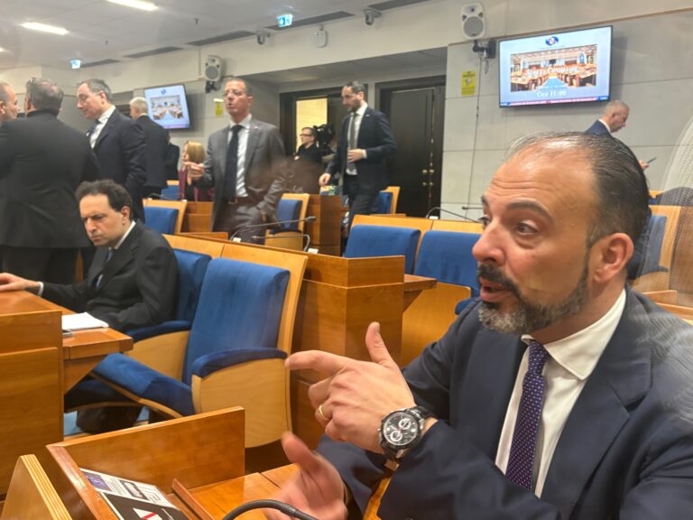 Dimensionamento scolastico, Petitto (FI): Fico intervenga e blocchi tutto, serve discontinuità con il metodo De Luca