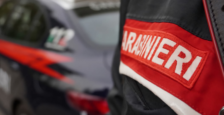 Forino: tenta truffa dello specchietto, denunciato dai Carabinieri