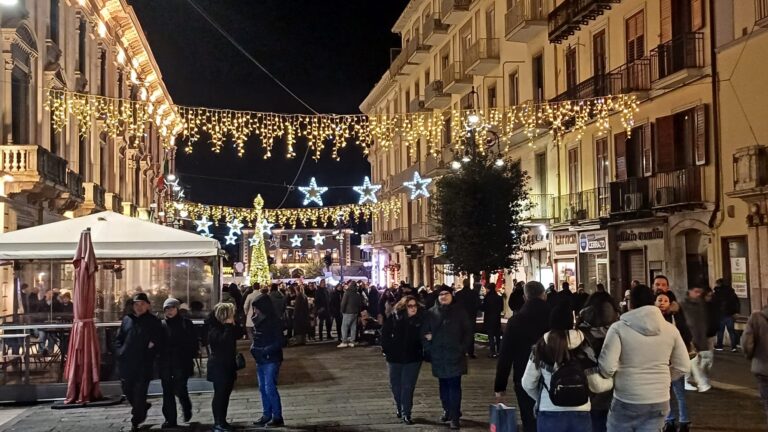 Le Fontane Danzanti illuminano Avellino