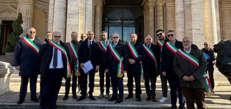 Sit-in sindaci a Roma, Aquino: “Alto Calore fuori dai fondi nazionali. Serve assemblea urgente”