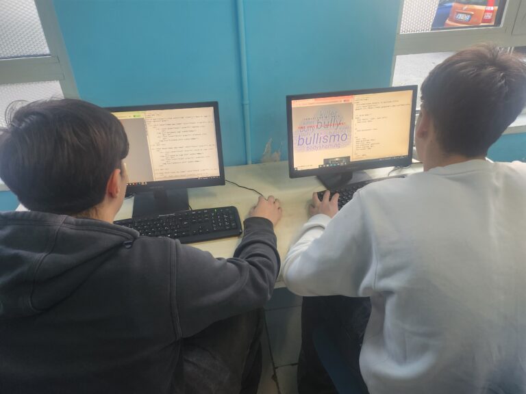 Viaggio virtuale in 3D, outfit Made in Irpinia e laboratori: l’Amatucci lavora ai protagonisti del futuro