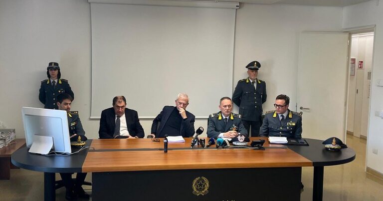 False assunzioni con il decreto flussi: l’Antimafia chiede la condanna  per l’ex poliziotto Bossone