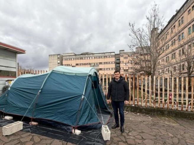 Il Comitato Civico irpino ad Isernia al fianco del sindaco che dorme in tenda contro i tagli alla Sanita’
