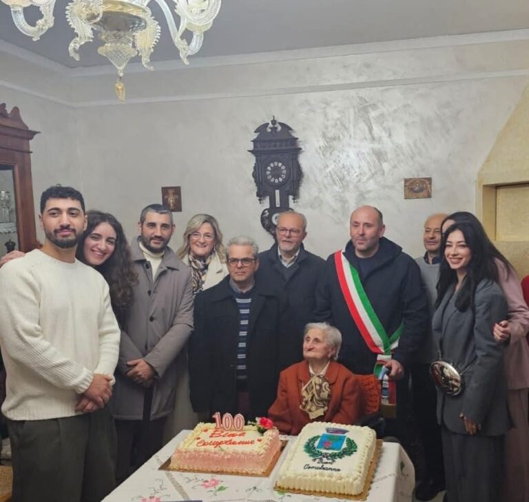 Lauro in festa per i cento anni di nonna Marianna: esempio per le nuove generazioni