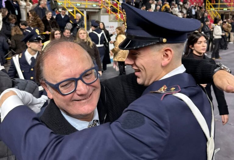 Salza Irpina, Antonio a venti anni raccoglie il testimone di papà Enzo e diventa poliziotto