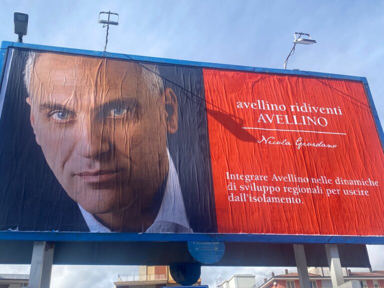 Avellino ridiventi Avellino: la città si risveglia con i 6×3 di Nicola Giordano
