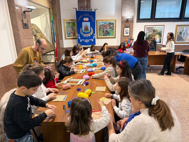 Castelfranci intreccia memoria e futuro: bambini protagonisti del laboratorio di tessitura “Intrecci di Radici”