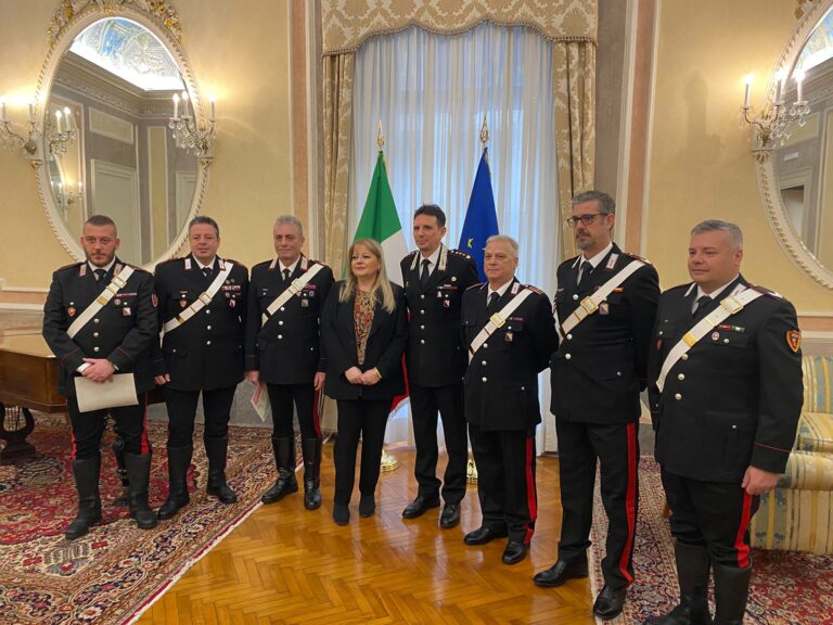 VIDEO/ Carabinieri premiati in Prefettura: intervento tempestivo salva la vita a un neonato