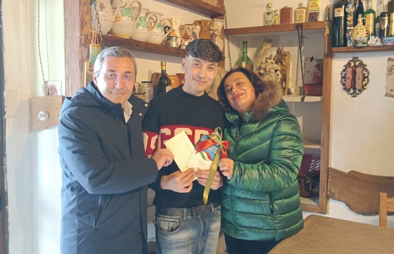 Venticano, la Costituzione come dono ai neo diciottenni