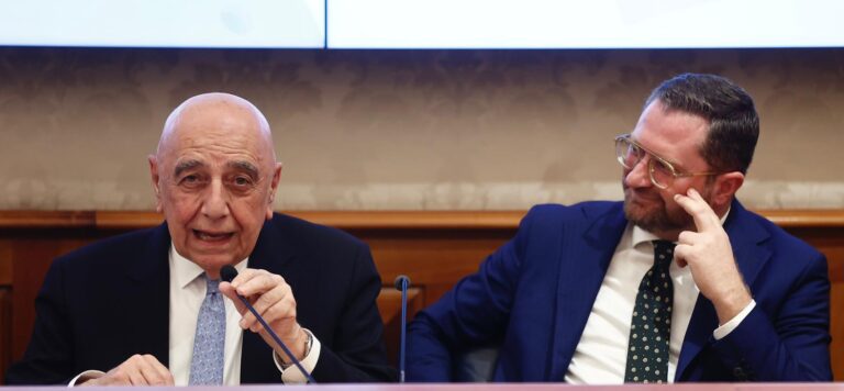FOTO/ Lo sport tra diritto, economia ed etica: il libro di De Angelis presentato al Senato