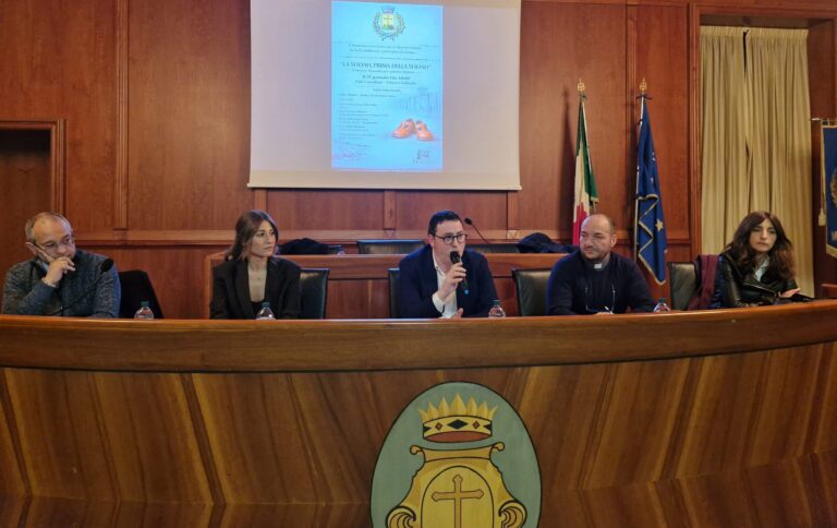 Bandiere del Comune a mezz’asta, il ricordo della Shoah a Monteforte Irpino