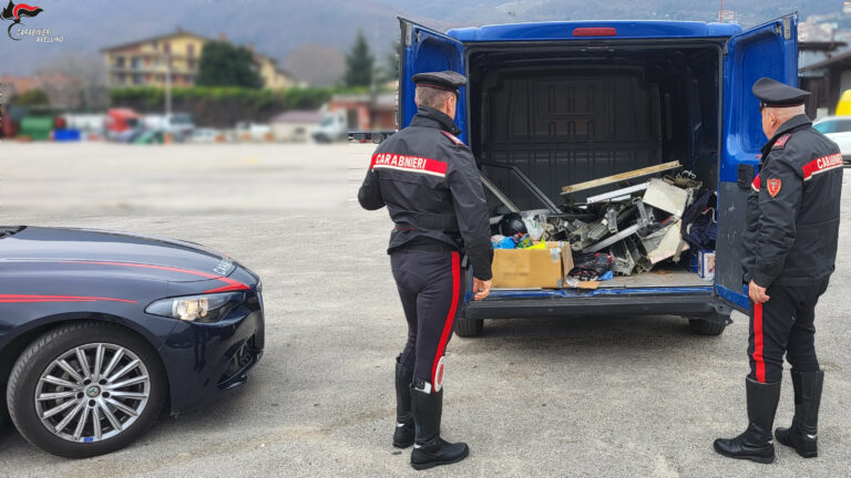 Avellino, furto in un immobile: fermate due persone dai Carabinieri