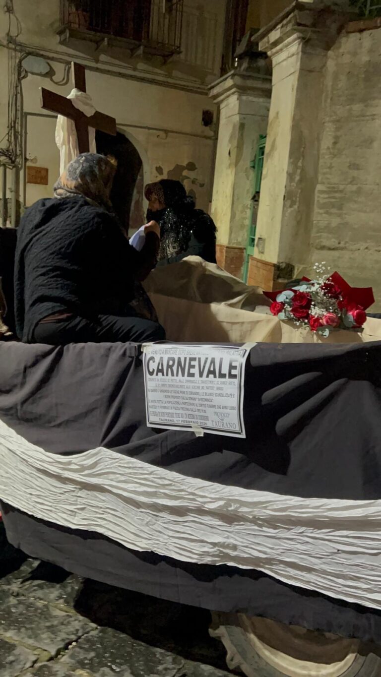 A Taurano la sfilata dei mesi e la chiusura con il funerale di Carnevale in Piazza