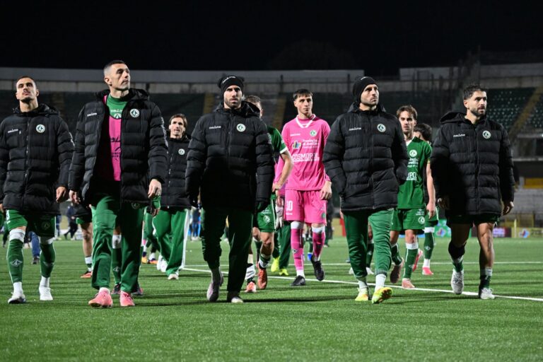 Avellino è crisi senza fine, il Pescara vince al Partenio – Lombardi. Biancolino verso l’esonero