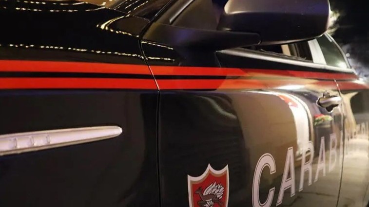 Spaccia dai domiciliari: 50enne arrestato dai Carabinieri
