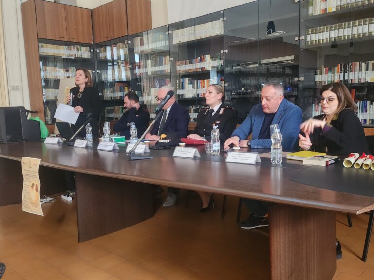 Violenza di genere,  lezione di legalità al Mancini:  la parola d’ordine è il rispetto