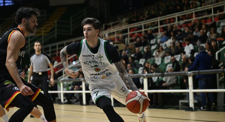 La Scandone non si ferma più: battuta l’Antoniana, è alla sesta vittoria di fila