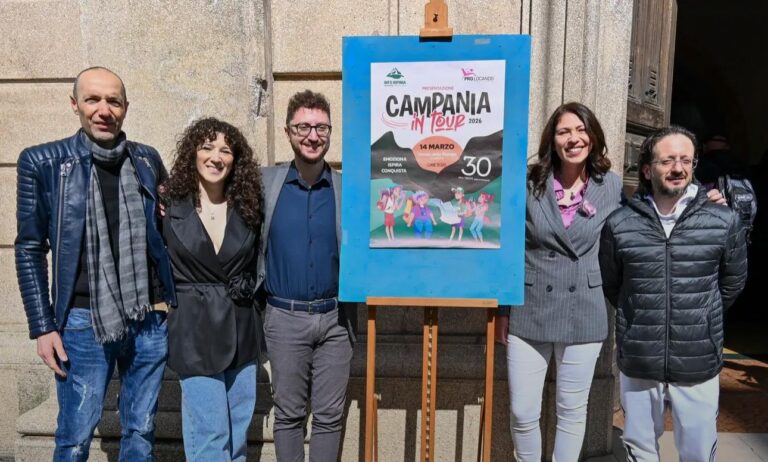 Campania in Tour 2026, al Circolo della Stampa sala gremita per la presentazione della 12ª edizione