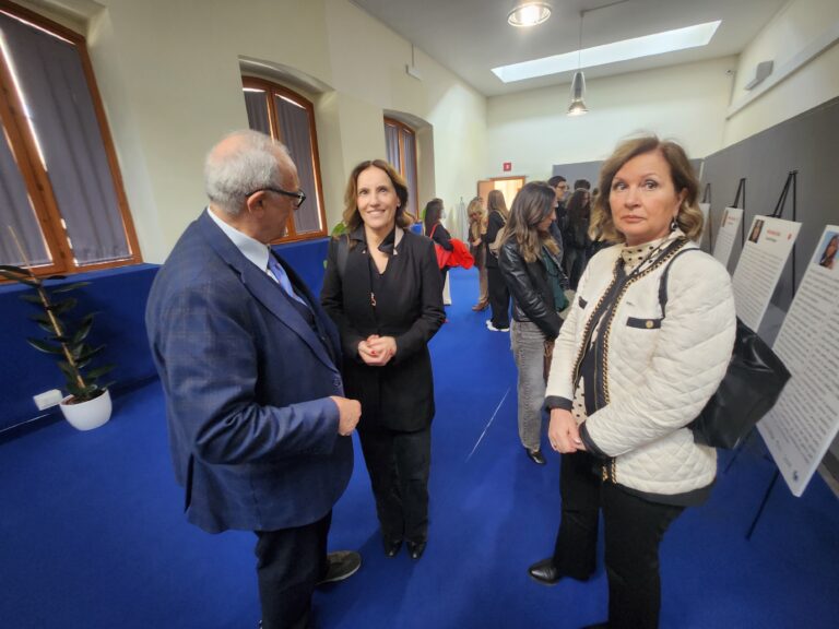 Femminicidi, mostra e dibattiti al Carcere Borbonico: l’educazione culturale il vero antidoto