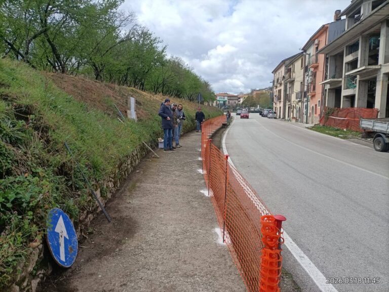 Contrada, non bastano i disagi sulla Sp88: i ladri rubano le batterie dei semafori mobili