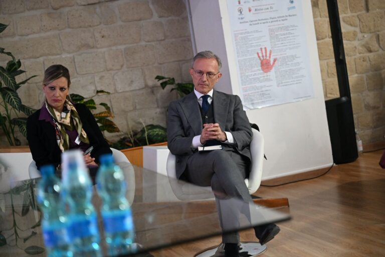 Il Procuratore Airoma: le vittime di femminicidio sono le martiri del nostro tempo