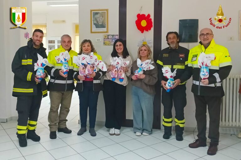 Ospedaletto d’Alpinolo, i Vigili del Fuoco donano Uova di Pasqua alla Casa Rifugio “Antonella Russo”