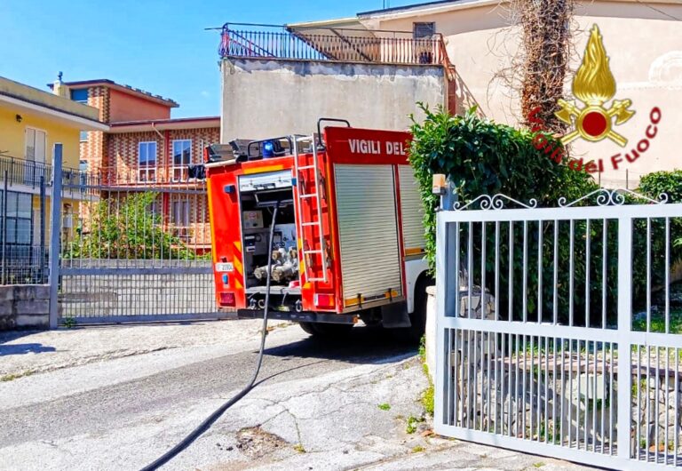 Incendio in un’abitazione a Mugnano del Cardinale, intervento dei Vigili del Fuoco