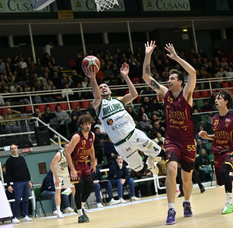 DelMauro amaro per l’Unicusano Avellino Basket: vince la Ju.Vi. Cremona