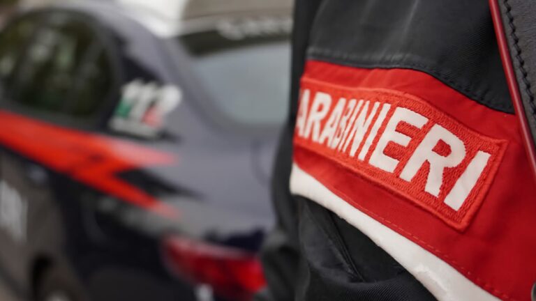 Mercogliano, tenta di introdursi in un’abitazione: denunciato dai Carabinieri