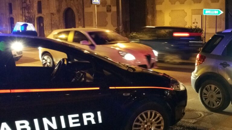Montoro, in giro con un grosso petardo in auto: ventenne denunciato dai Carabinieri