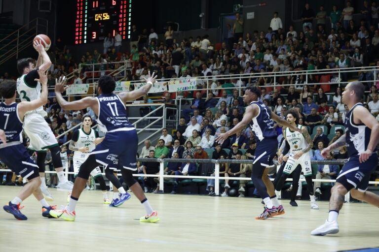 Scandone dominante, Matera al tappeto: i lupi volano in finale playoff