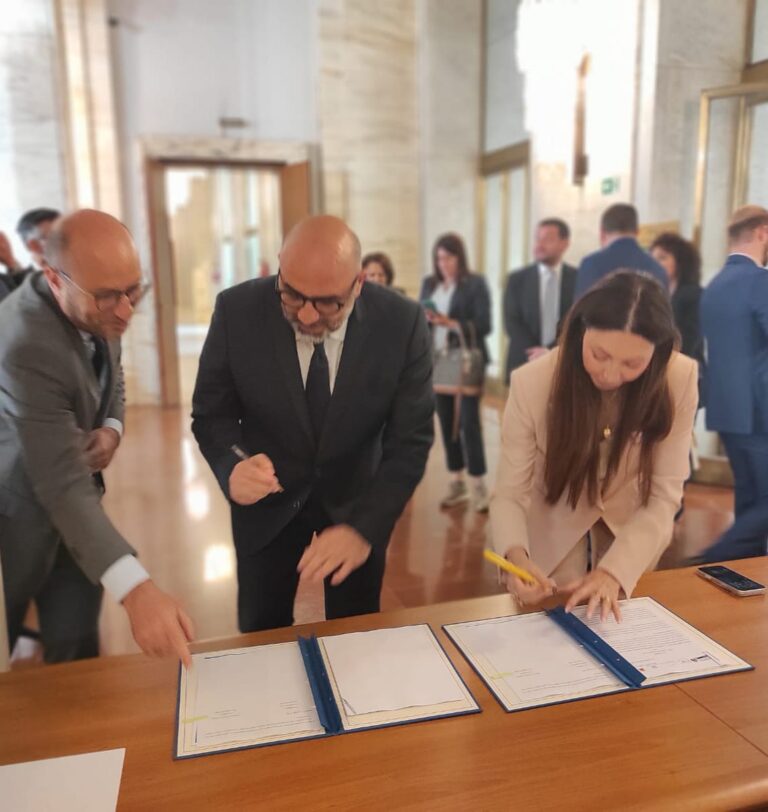 VIDEO/ Turismo delle Radici, 70 milioni per rilanciare l’Irpinia tra borghi, cammini e ferrovia storica