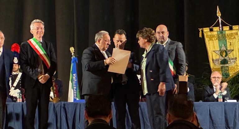 Montefredane celebra la signora Mirella Roca: conferita la Stella al Merito con la nomina a “Maestra del Lavoro”