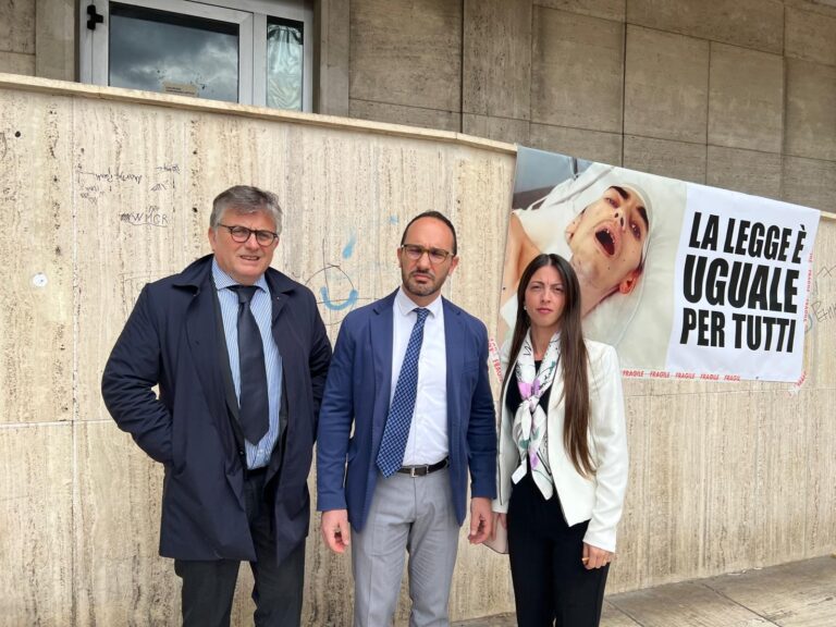 Muore un anno dopo il pestaggio in carcere: la Procura chiede il processo per dieci imputati