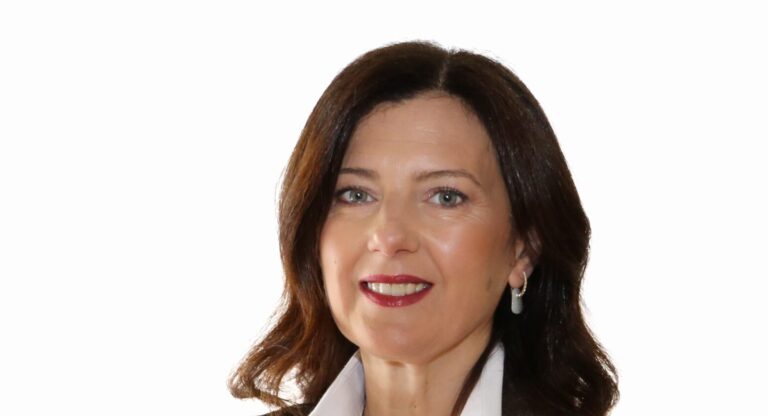 M5s, Paola Luce: “Avellino ha tutto. Manca solo qualcuno che sappia tenerlo acceso”