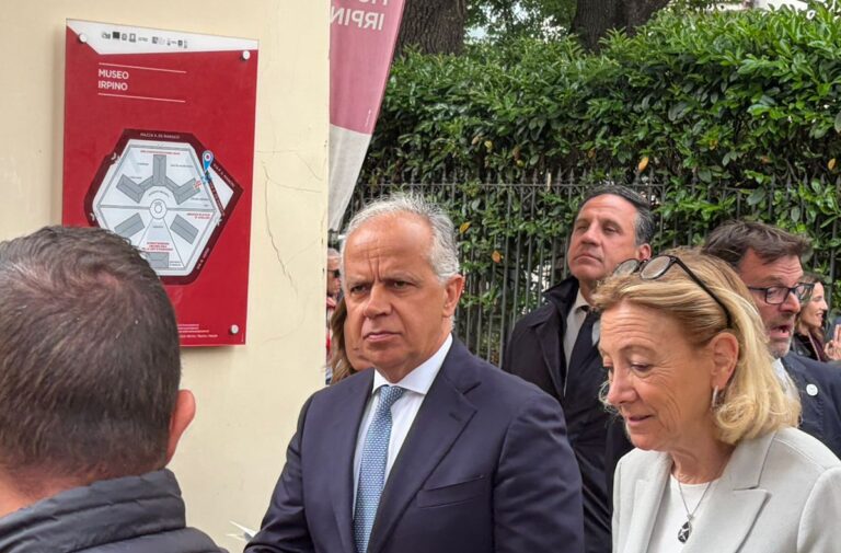 Festa o Nargi? Piantedosi non si espone e chiarisce: “Partiti di Centrodestra assenti”
