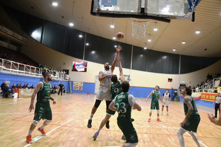 Scandone Avellino, questa sera la sfida decisiva contro il Basket School Messina