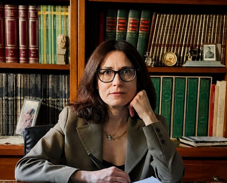 Il M5S cala Antonella Festa: “Competenza, legalità e concretezza per cambiare Avellino”
