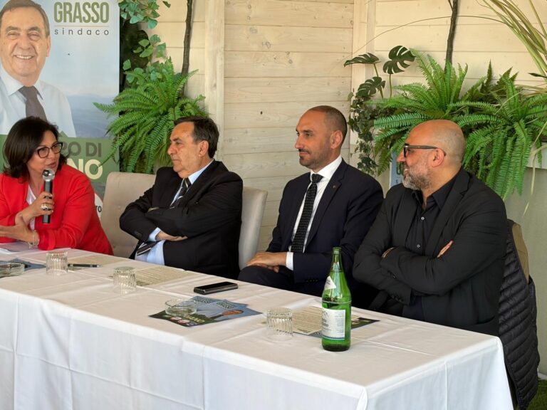 Siglato ‘Il patto per Ariano’, Grasso: “Non una passerella politica, ma azione concrete per la città”